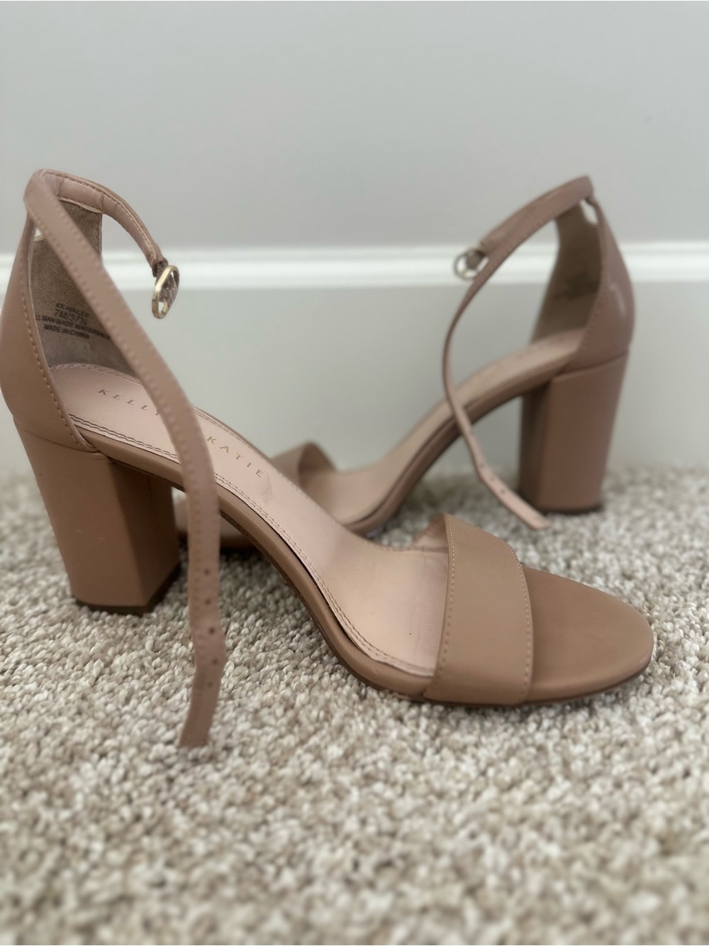 Kelly & Katie Nude Ankle-Strap Block Heel Sandals 🤎🤍